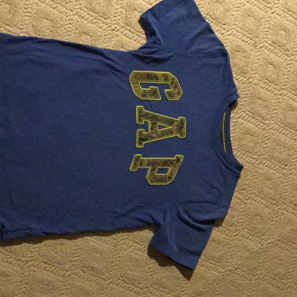 T-Shirt - Picture 1 of 2